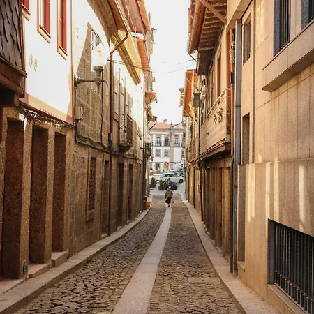 Hagah Alojamentos Oliveira Apartmán *