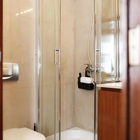 Hagah Alojamentos Oliveira Apartmán *